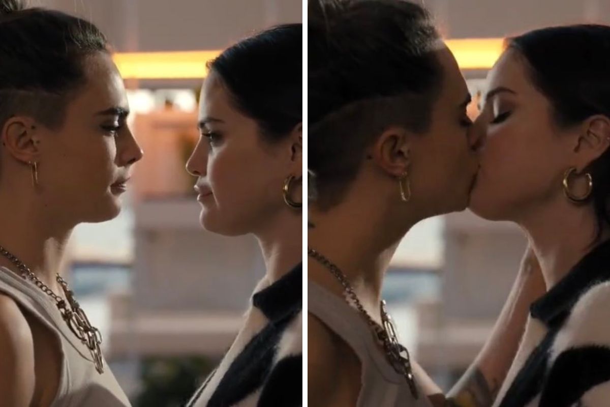 Cara Delevigne e Selena Gomez se beijando em episódio de "Only Murders In The Building"