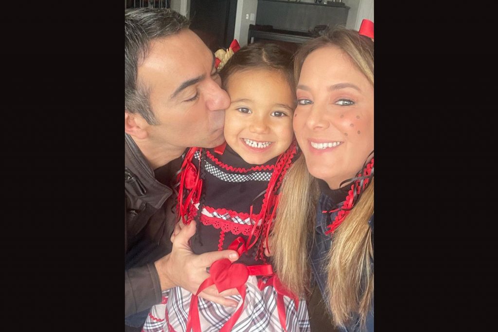 César Tralli e Ticiane Pinheiro com a filha Manuella