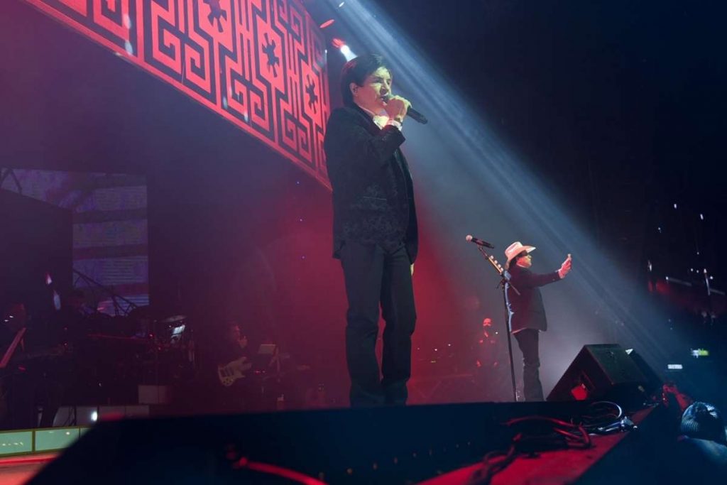 Chitãozinho e Xororó fizeram show especial de Dia dos Namorados em São Paulo