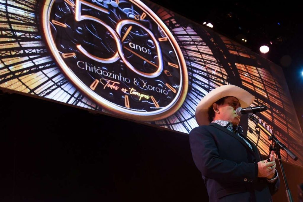Chitãozinho e Xororó fizeram show especial de Dia dos Namorados em São Paulo