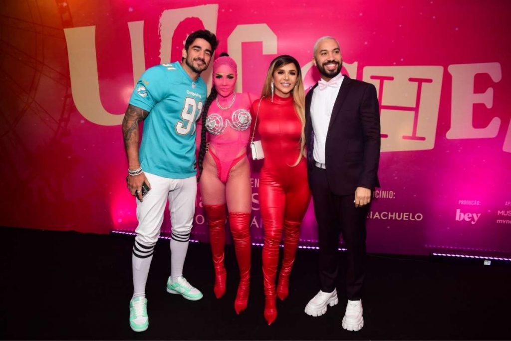 Gui Napolitano, Flay, Gizelly Bicalho e Gil do Vigor na festa de aniversário de Rafa Uccman