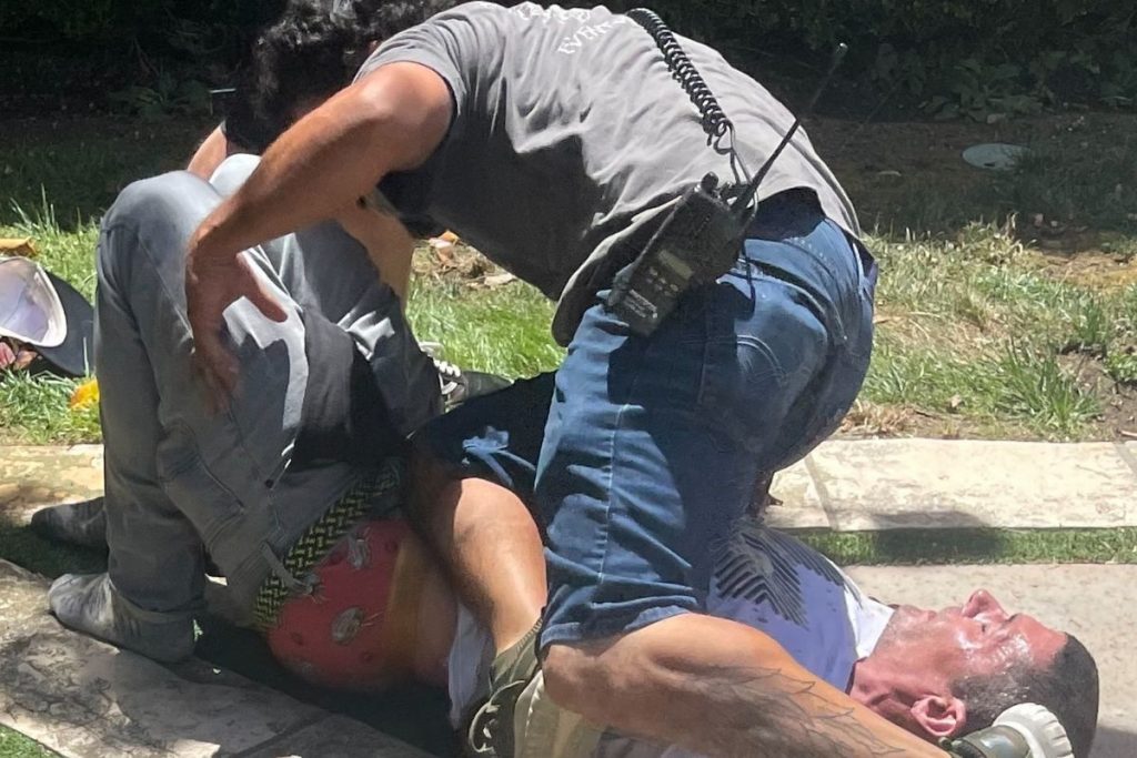 Jason Alexander tentou invadir casamento de Britney Spears com uma faca