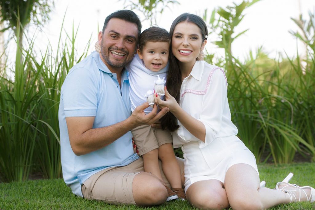 Mano Walter e Débora Silva com José, o primeiro filho