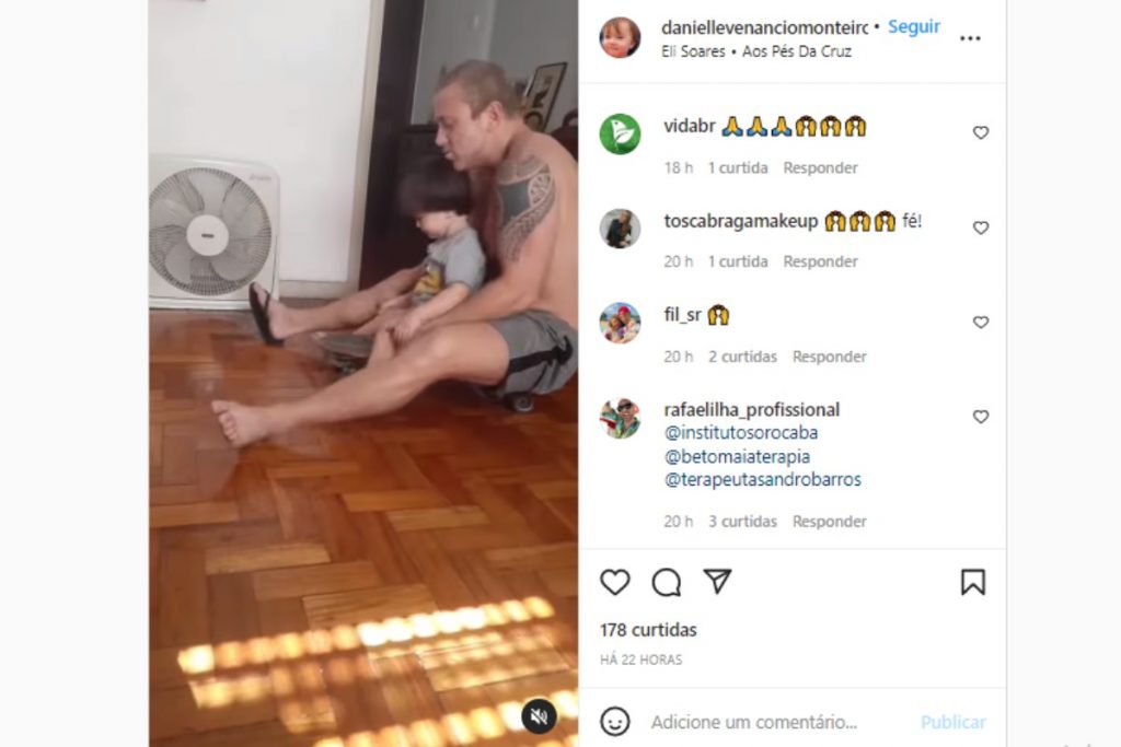 Sérgio Hondjakoff brincando com o filho Benjamin em vídeo no Instagram