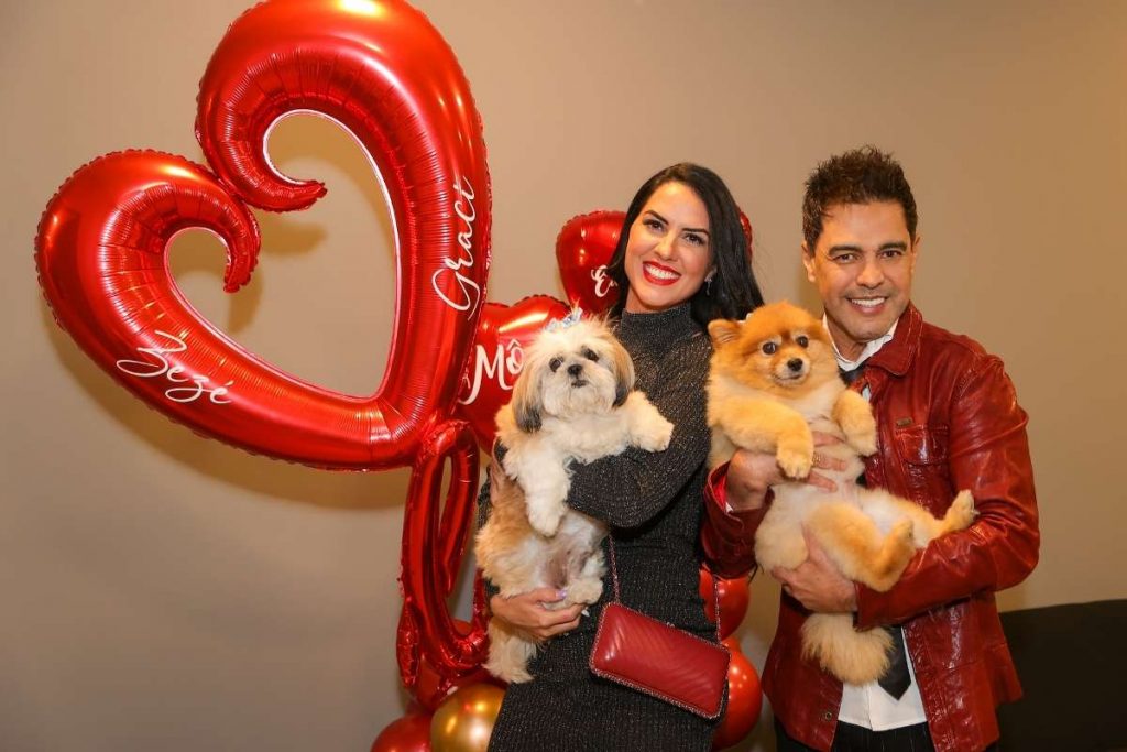 Zezé Di Camargo ganha surpresa de Graciele Lacerda antes de show no Dia dos Namorados
