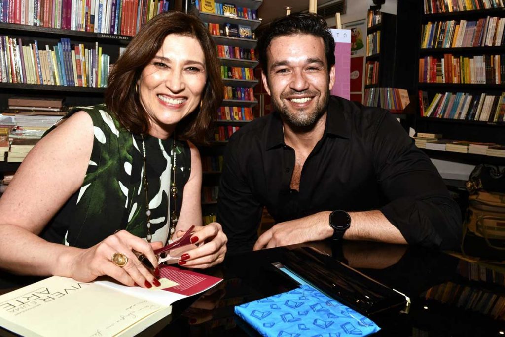 Beth Goulart e Sérgio Maronr