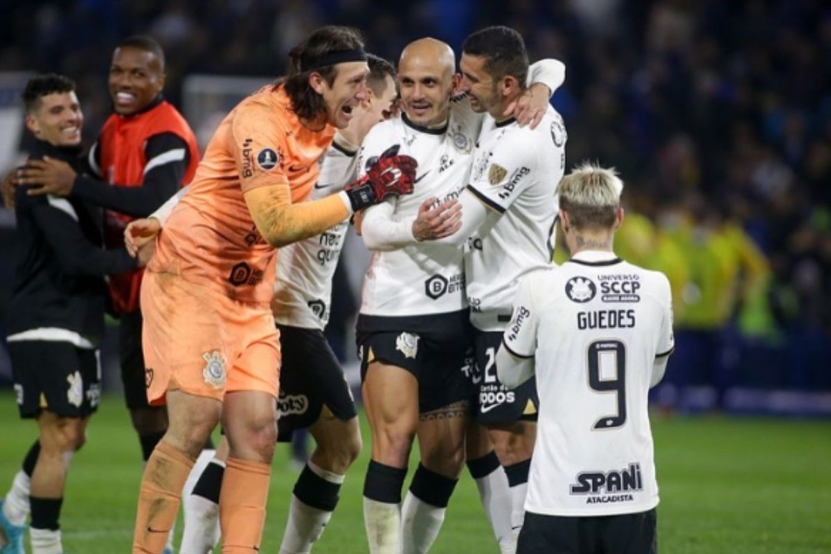 Jogadores do Corinthians comemoram classificação contra o Boca Juniors