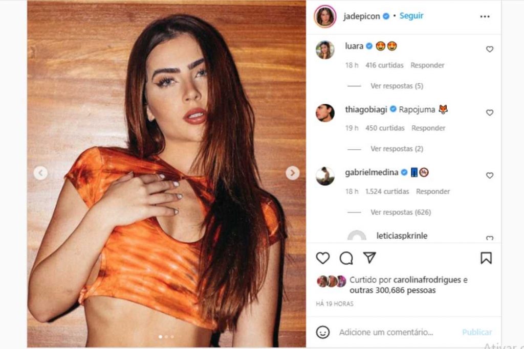 Gabriel Medina comentando em foto de Jade Picon no Instagram