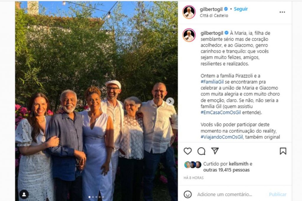 gilberto gil posando com a família em casamento de maria gil no instagram
