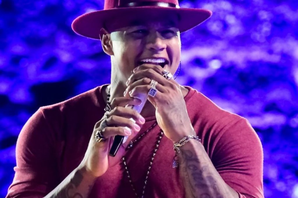 leo santana no clipe de tô na sua mente