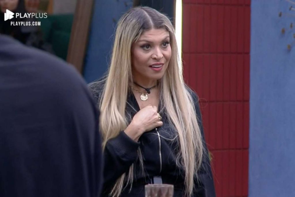 Adryana e Brenda batem boca no Power Couple