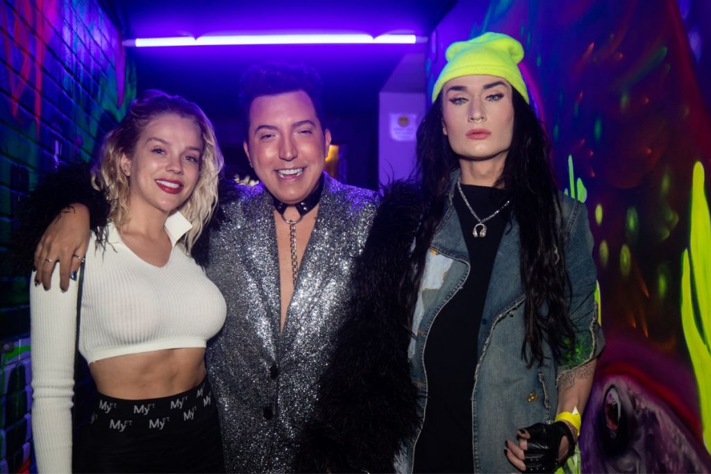 sérginho, gabi lopes e diego campagnolli sorrindo