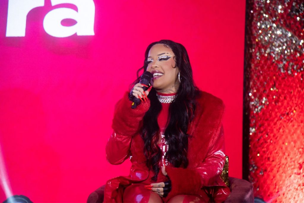 gloria groove cantando