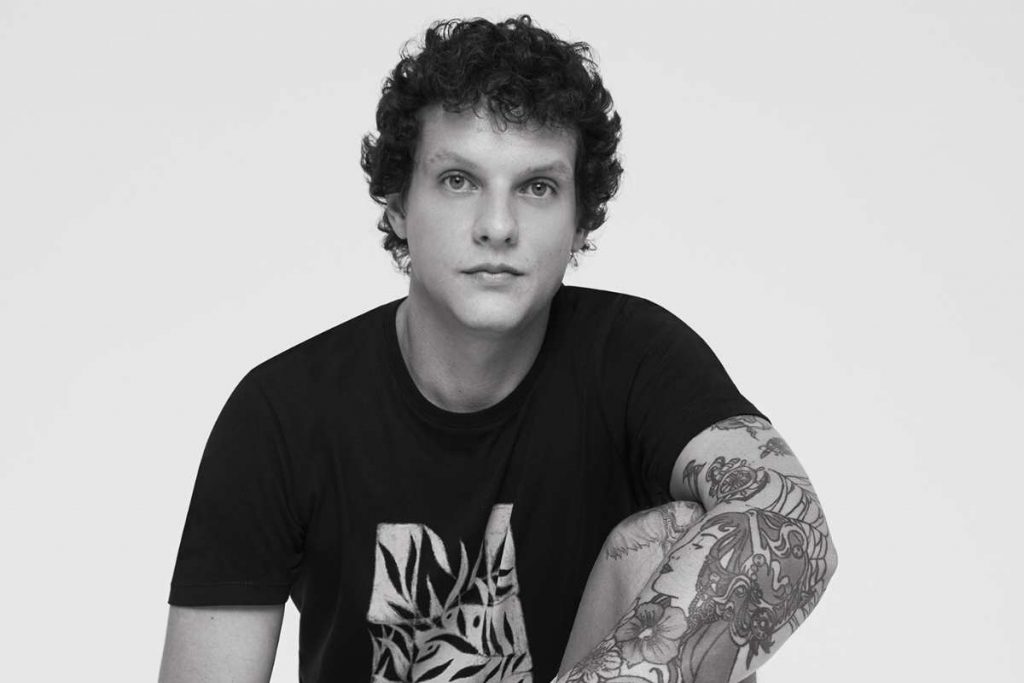 Guto Cavanha posando para foto