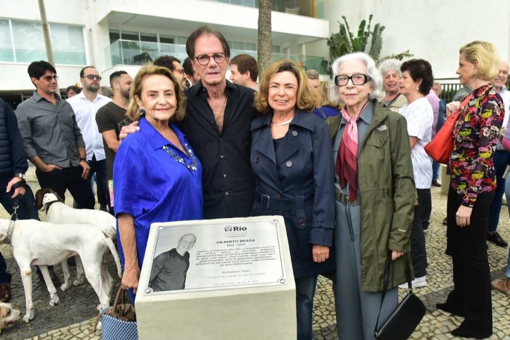 Famosos na inauguração de placa em homenagem a Gilberto Braga