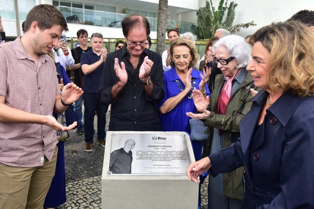 Famosos na inauguração de placa em homenagem a Gilberto Braga