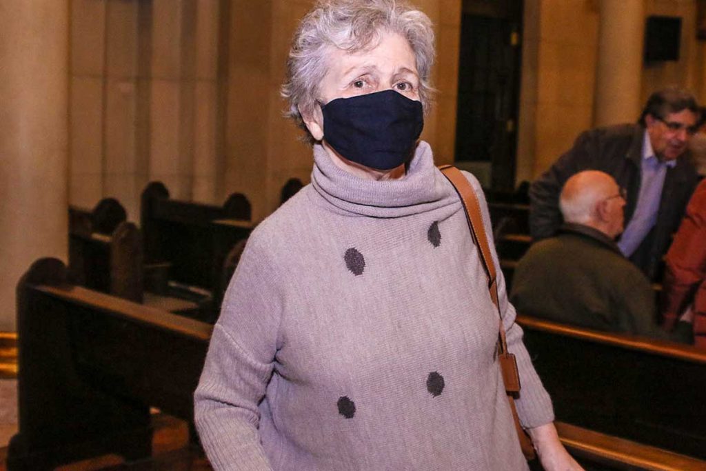 Irene Ravache na missa de Jô Soares