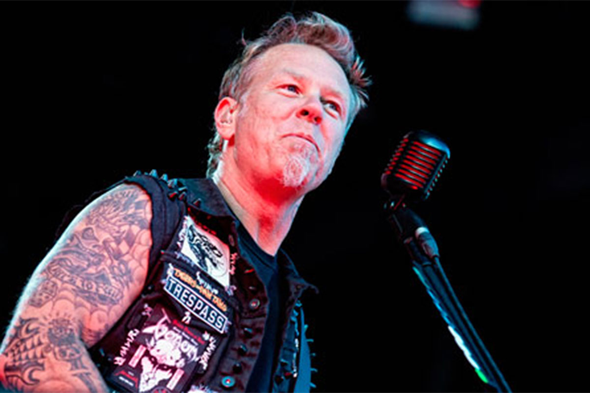 James Hetfield, vocalista do Metallica, no palco