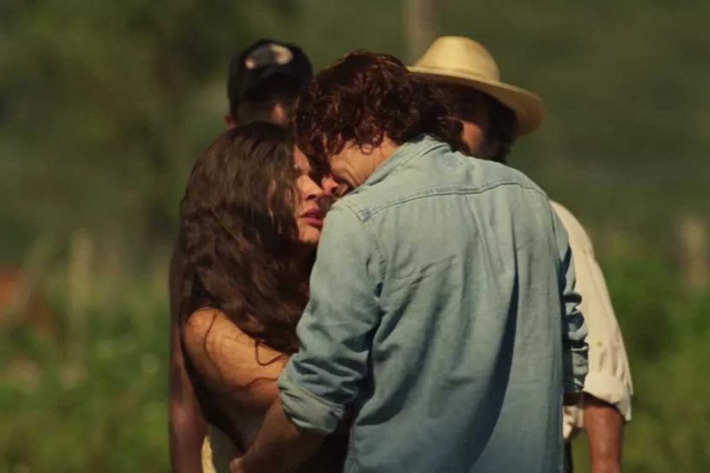 jove (jesuita barbosa) chorando com juma (alanis guillen) em pantanal