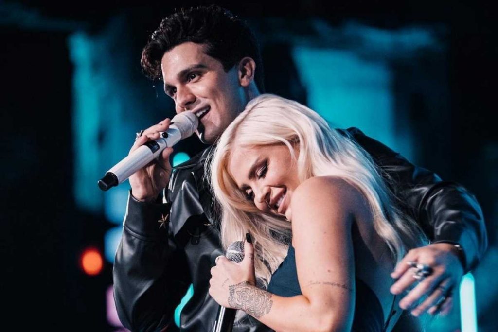 luisa sonza cantando abraçada com luan santana em show