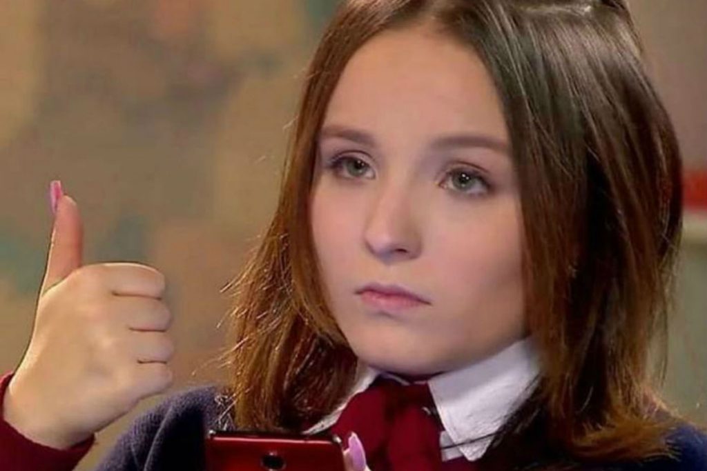 Mirela (Larissa Manoela) em As Aventuras De Poliana