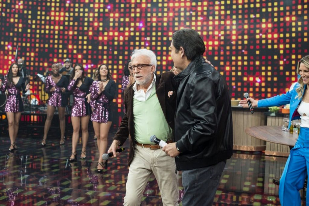 Moacyr Franco e Faustão no palco do