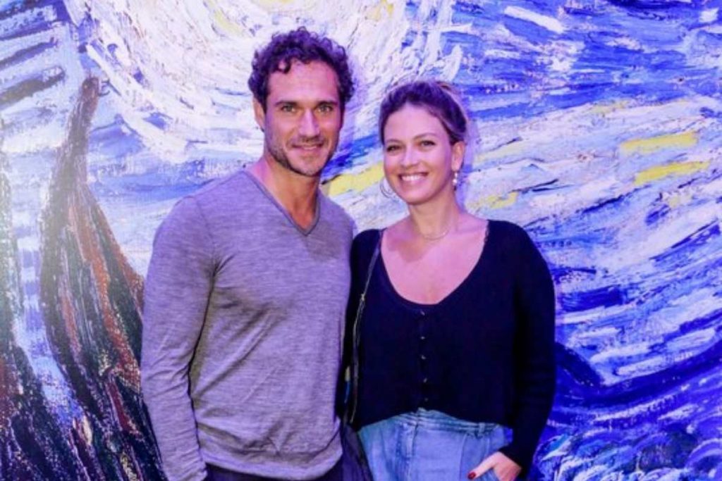 Paulo Rocha e Juliana Pereira visitam exposição do Van Gogh