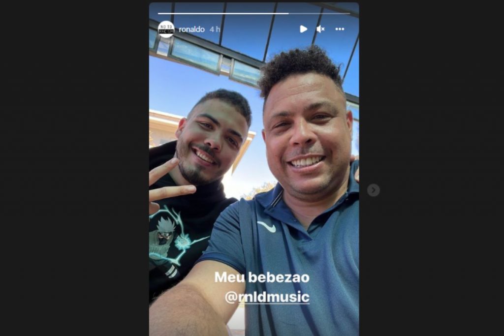 Selfie de Ronaldo Fenômeno com Ronald no stories do Instagram