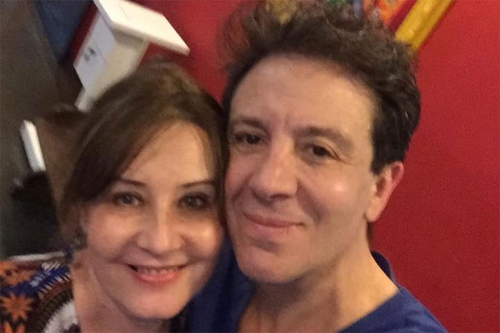 Selfie de Eduardo Martini com a atriz e diretora Viviane Alfano