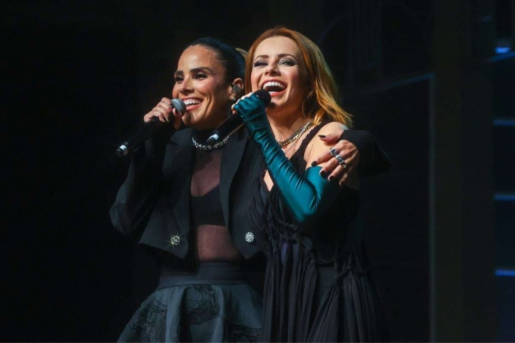 Wanessa canta com Sandy