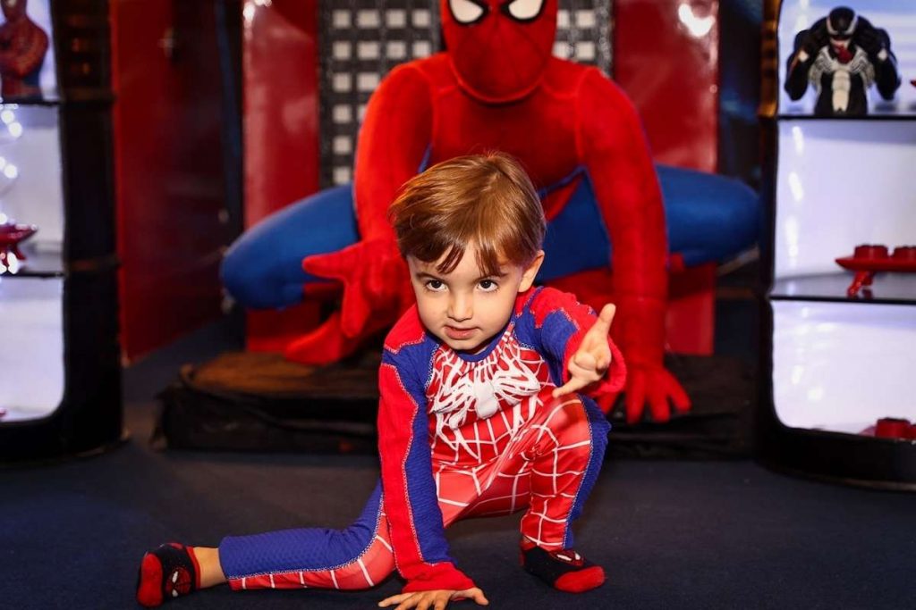 Milena Toscano comemora aniversário do filho mais velho, João Pedro