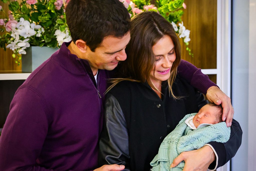 Renata e Beto pareciam encantados pela filha