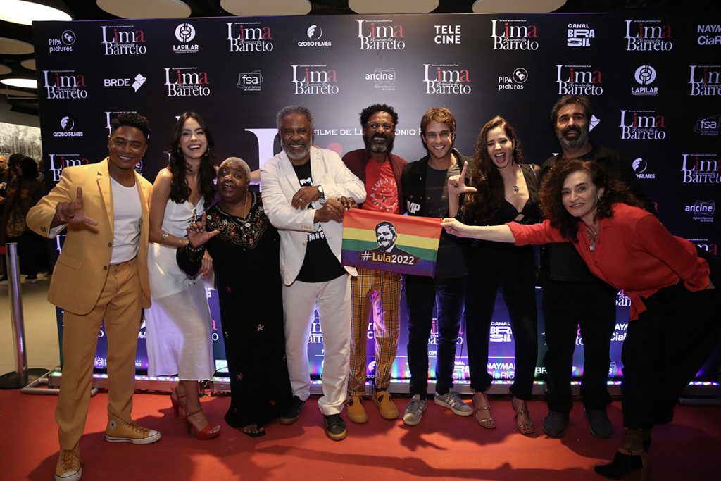 Elenco se reuniu e demonstrou apoio para Lula