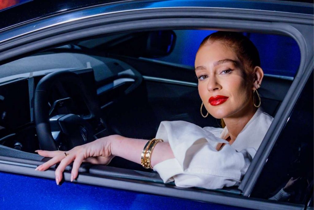 Marina Ruy Barbosa posa para fotos em evento na cidade de São Paulo 