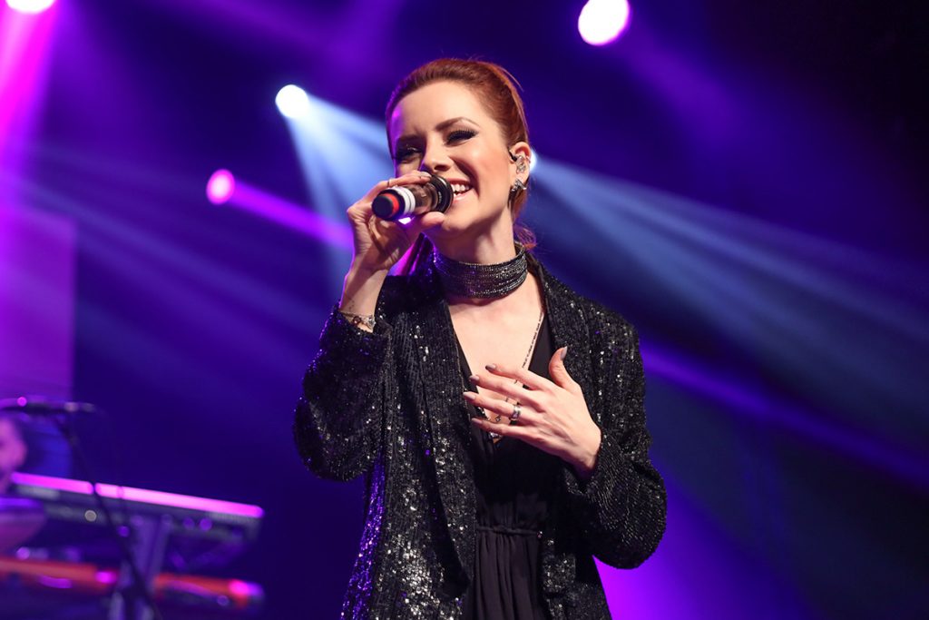 Sandy encantou o público ao cantar no festival