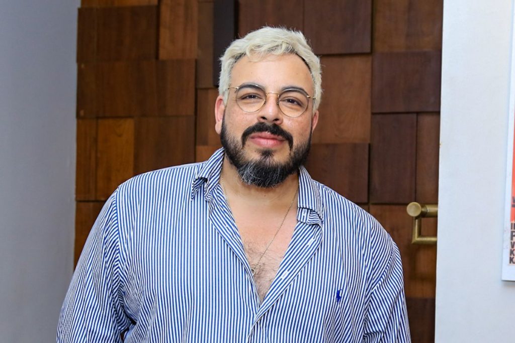 Final da peça de Cláudia Abreu