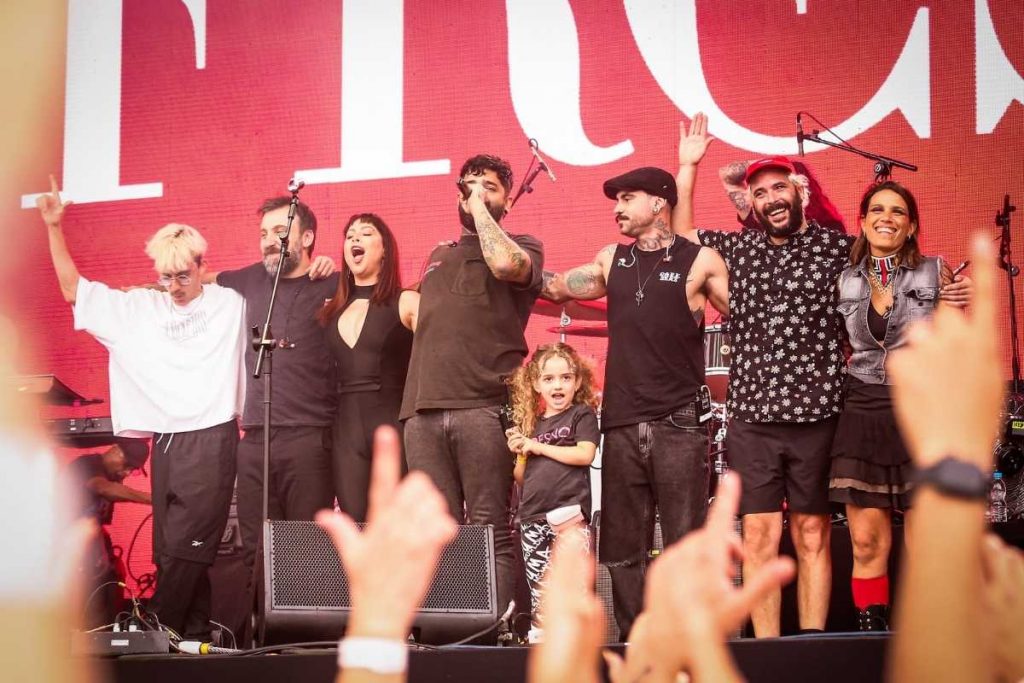 agradecimentos de Pitty e Banda Fresno após show no festival Popload
