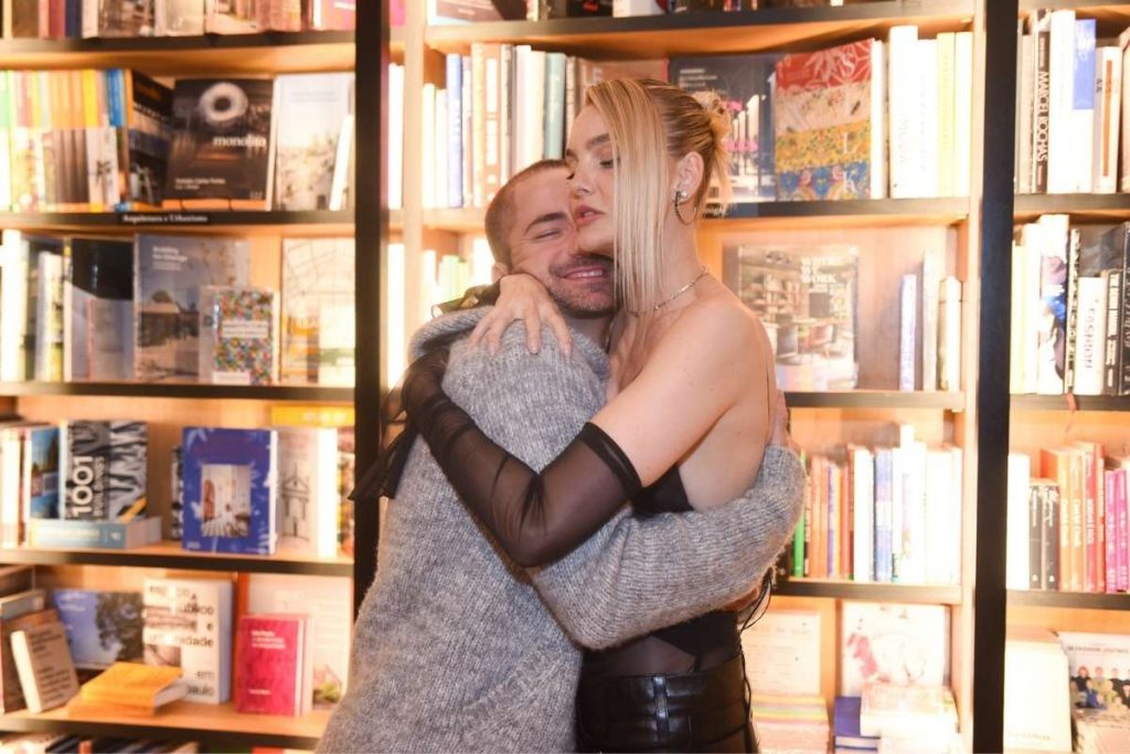 Carol Trentini comemora 35 anos