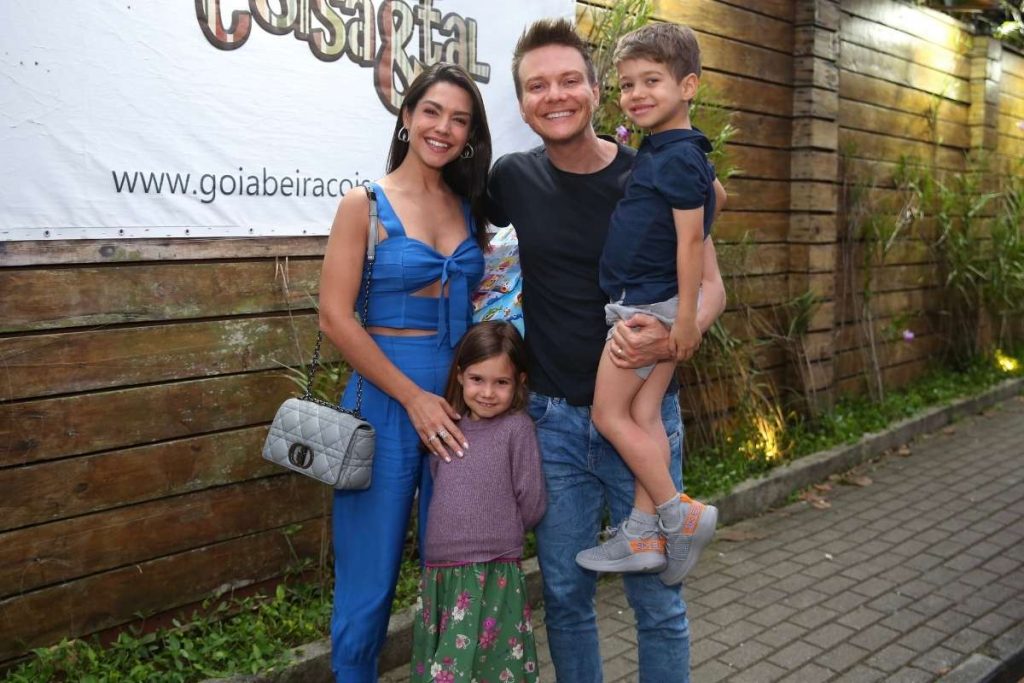 Michel Teló, Thaís Fersoza e os filhos, Belinda e Teodoro