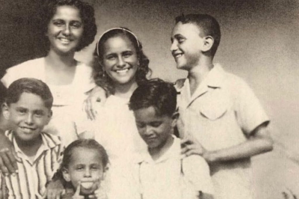 Caetano Veloso com os irmãos, quando criança