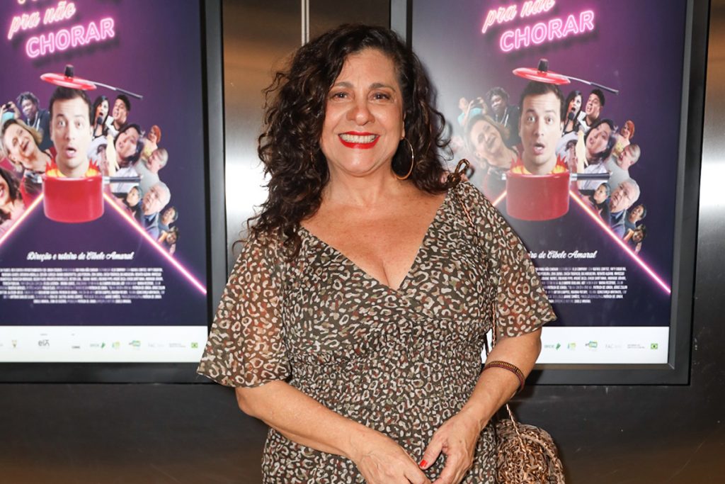 Catarina Abdalla marcou presença na pré estreia do filme Rir Pra Não Chorar