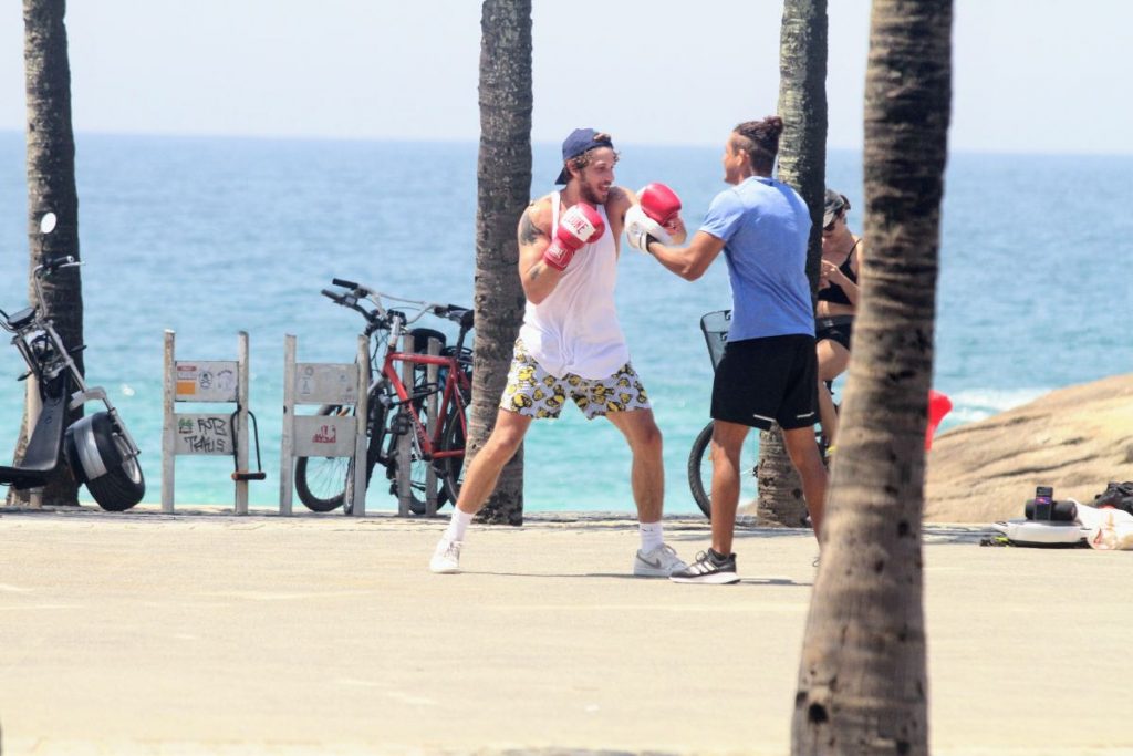 Chay Suede treina box