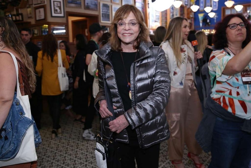 Glória Perez assina Travessia, novela que vai abordar a Deep Fake na trama