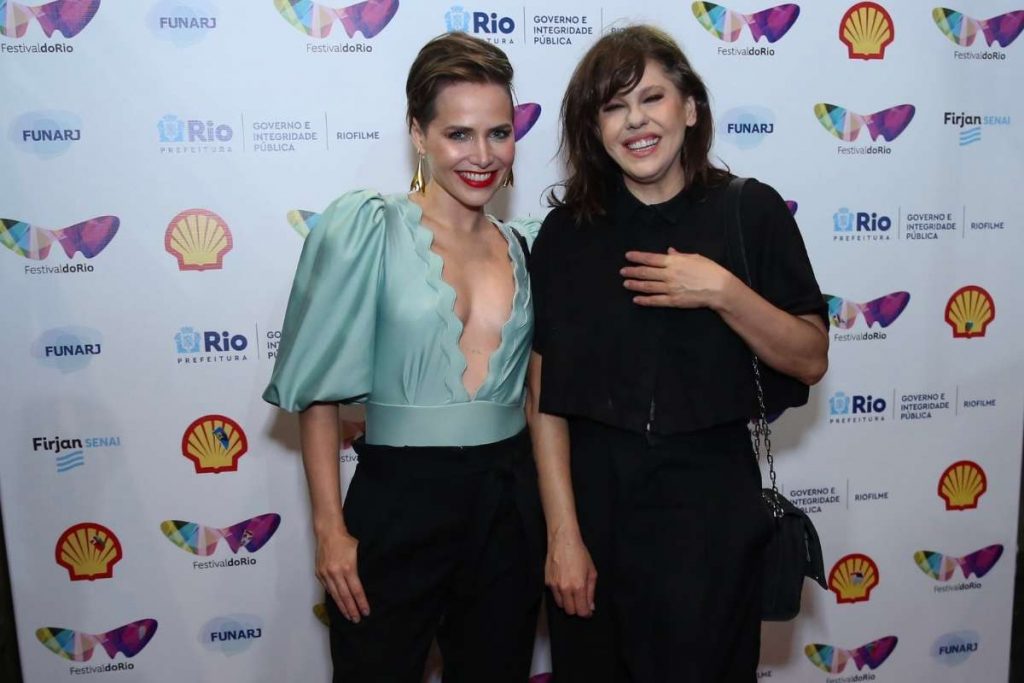 Letícia Colin e Bárbara Paz