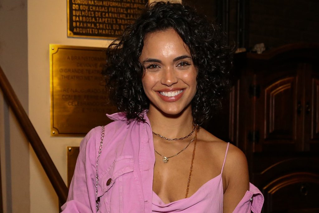 Giovana Cordeiro, a Xaviera de Mar do Sertão, também marcou presença