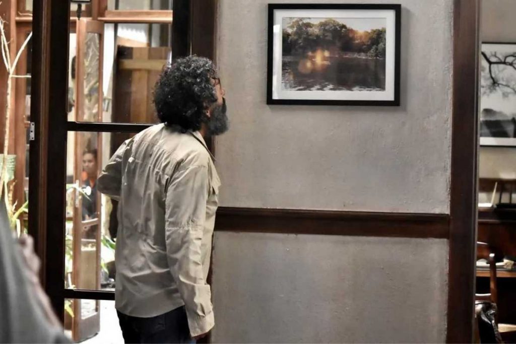 Gravação da cena que José Leôncio (Marcos Palmeira) enxerga o Velho do Rio (Osmar Prado) em quadro em Pantanal