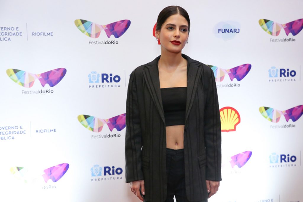 Julia Dalavia arrasou na escolha do look para a ocasião