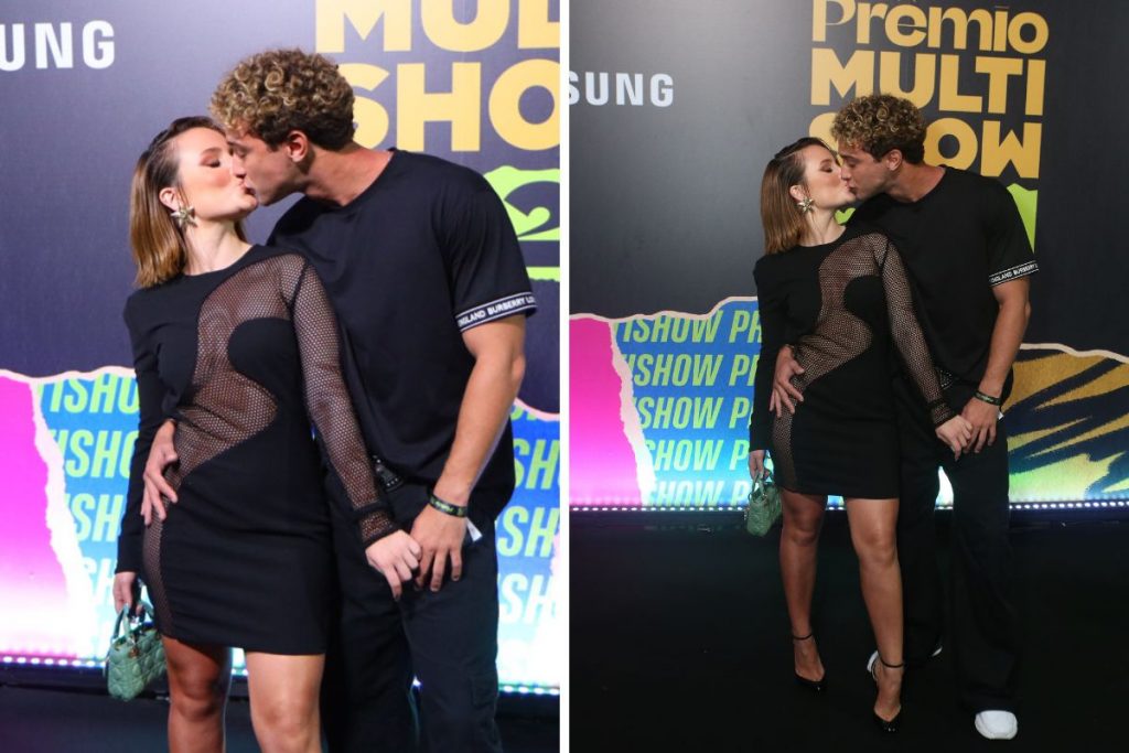 Larissa Manoela e André Luiz Frambach aos beijos
