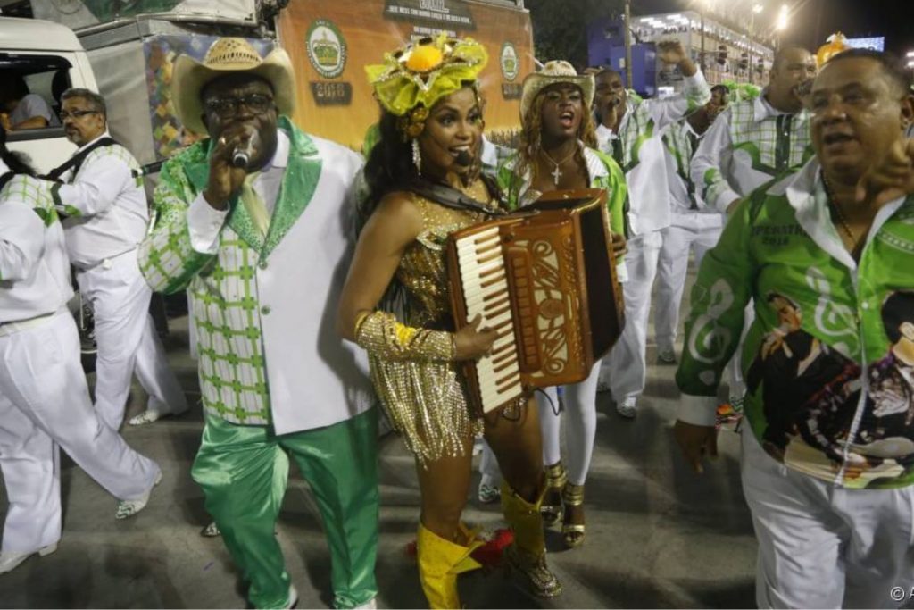 Lucy Alves foi uma das intérpretes da Imperatriz Leopoldinense no Carnaval de 2016
