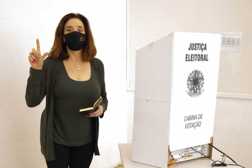 marisa orth votando nas eleições de 2022